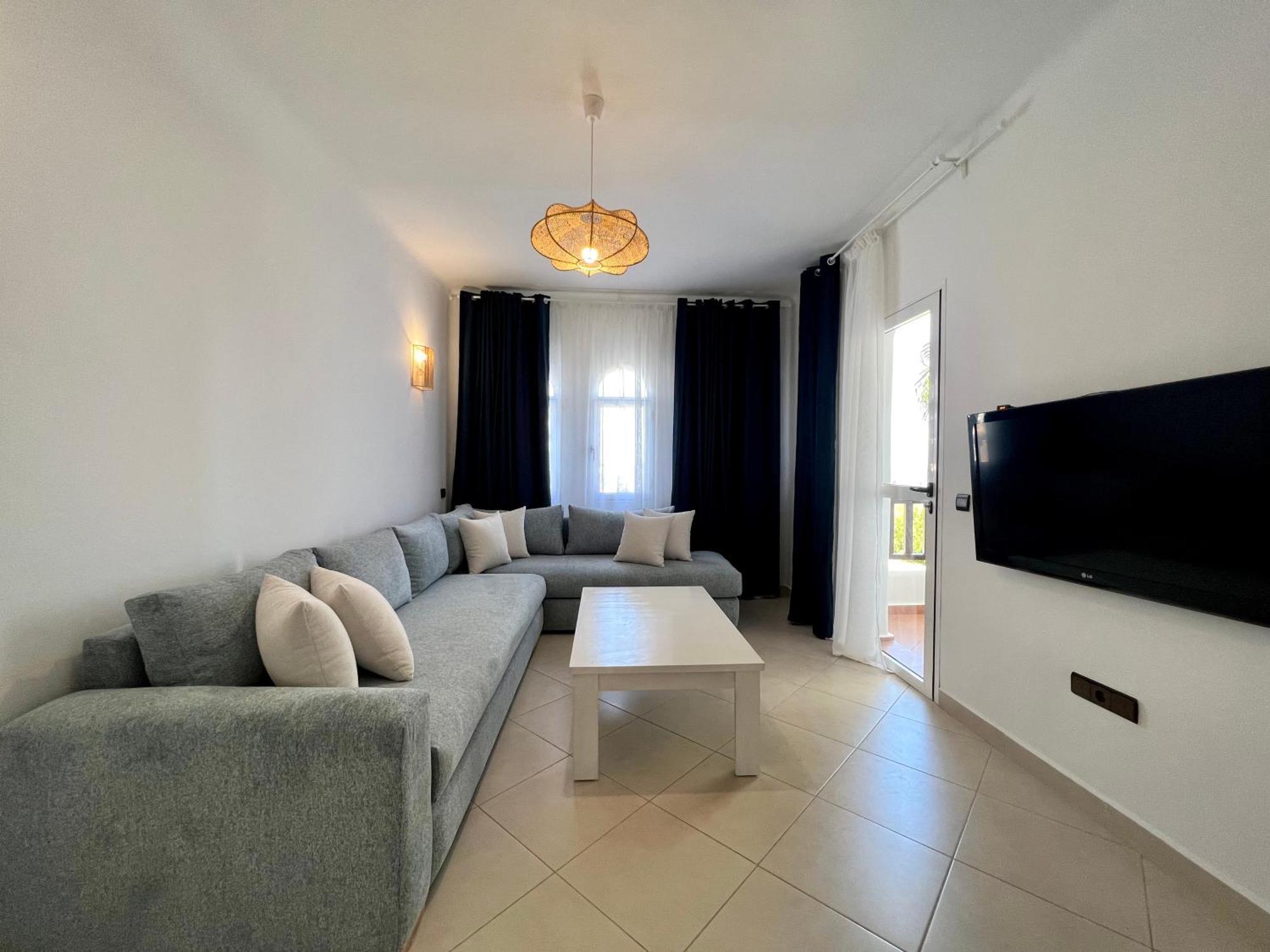 Blue Pearl Apartment *